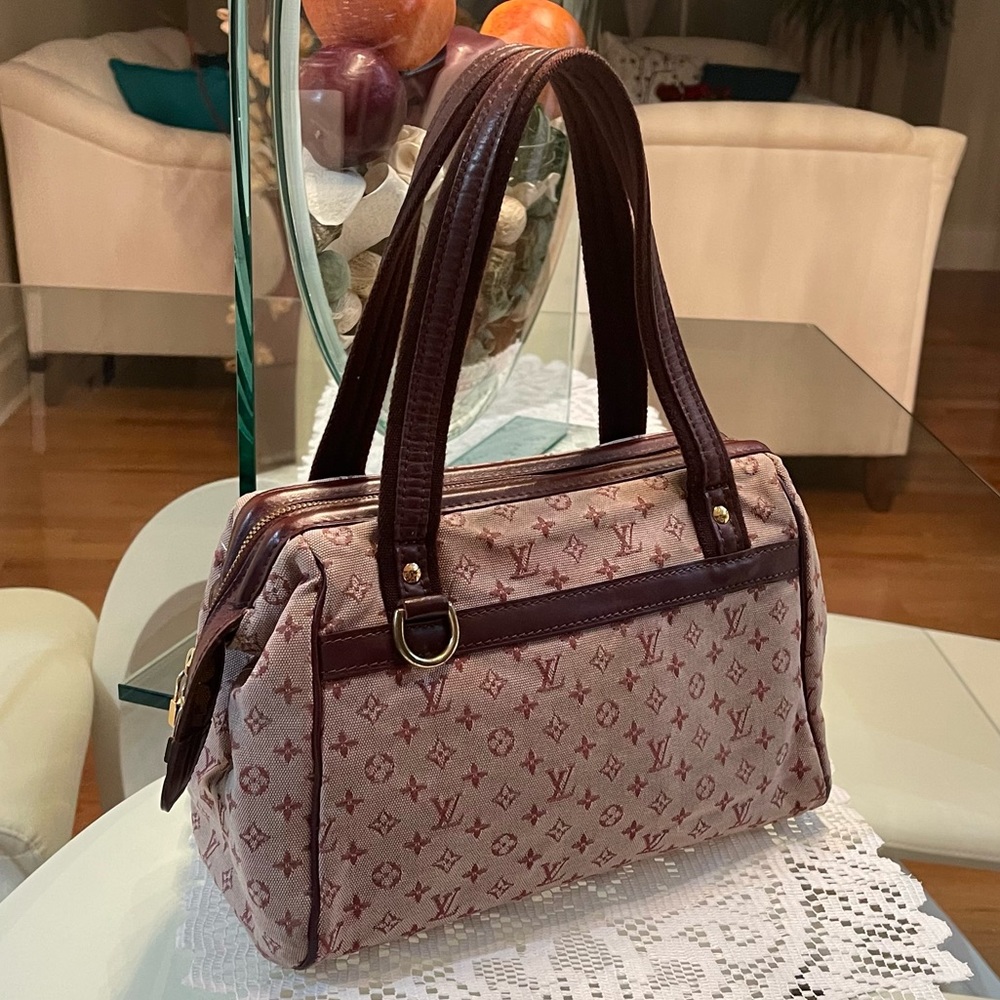 💯% authentic Louis Vuitton bag